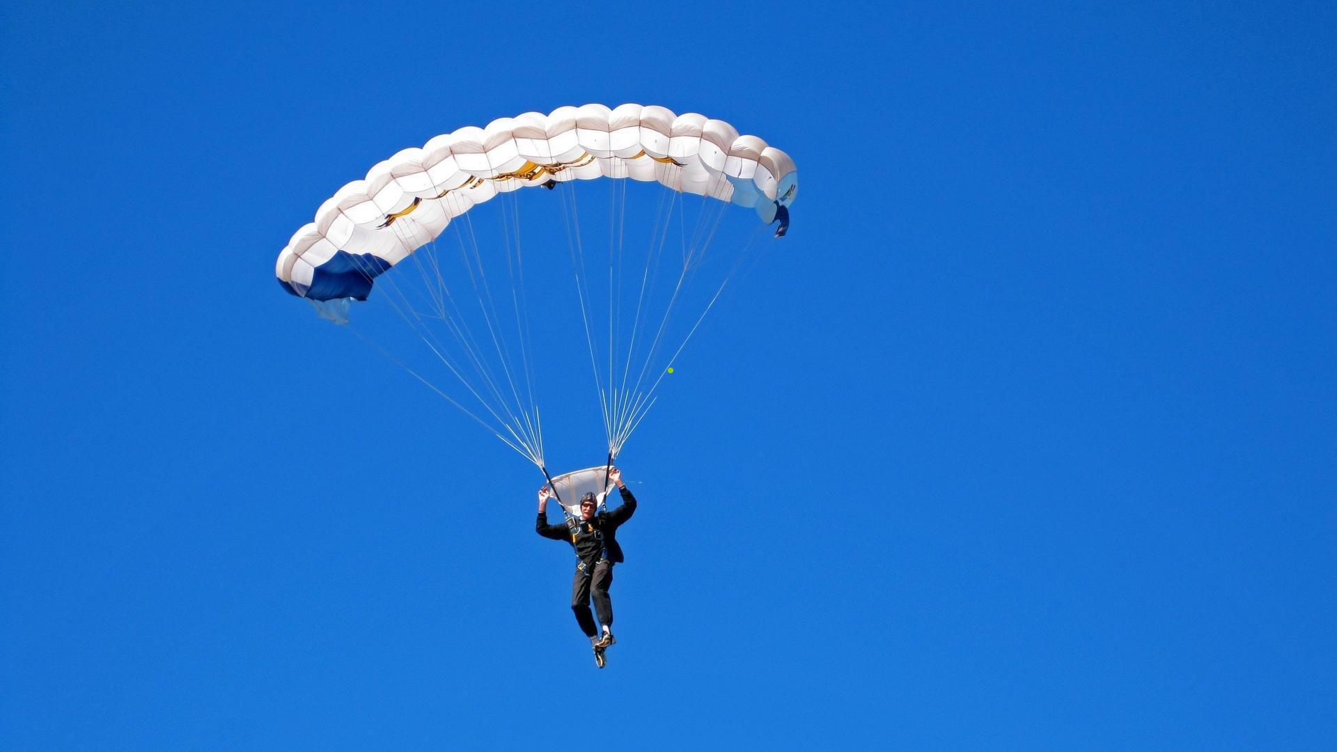 卡佩罗盛赞卡拉菲奥里风格堪比拉莫斯 期待其国家队后腰新角色