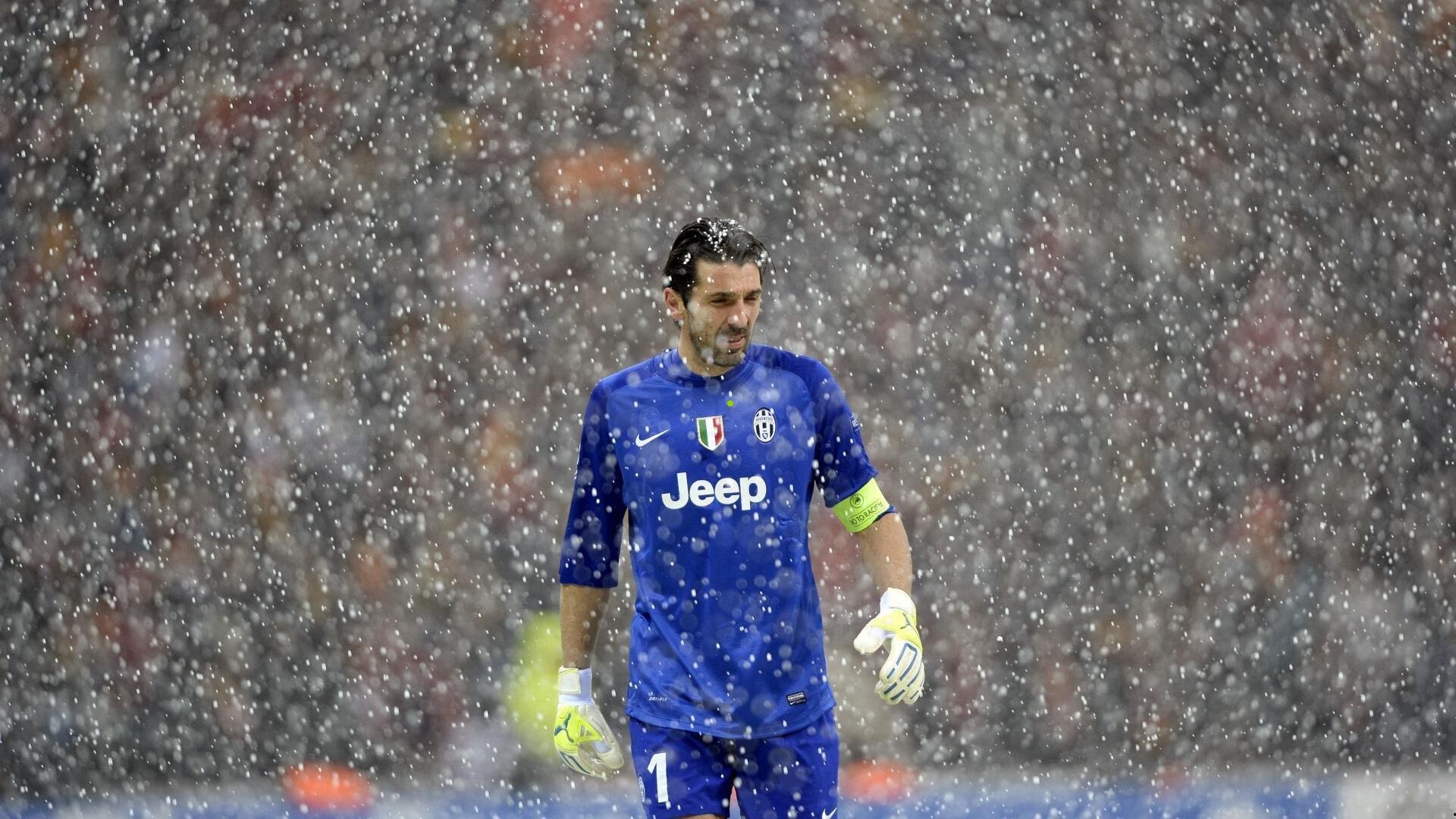 开云官网：2025欧冠焦点战前瞻，皇马稳操胜券？尤文图斯能否逆袭？利物浦连败危机亟待解决